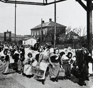 Polske arbejdere kommer til Gedser i 1920erne. Foto: Museum Lolland-Falster